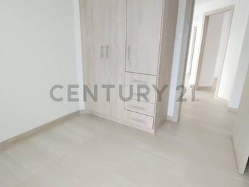 EN VENTA HERMOSO DEPARTAMENTO CON BALCON  EN CUMBAYA