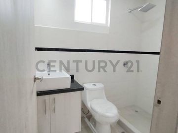 EN VENTA HERMOSO DEPARTAMENTO CON BALCON  EN CUMBAYA