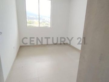EN VENTA HERMOSO DEPARTAMENTO CON BALCON  EN CUMBAYA