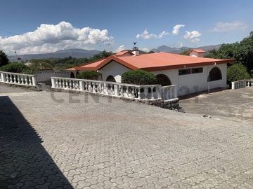 Vendo quinta Guayllabamba urb privada