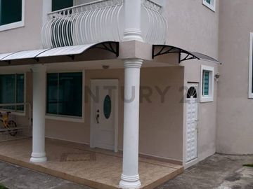 Casa en venta Urbanizacion los Chillos