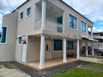 Casa en venta Urbanizacion los Chillos