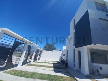 Casa Nueva en Venta en Inchalillo – Valle de los Chillos