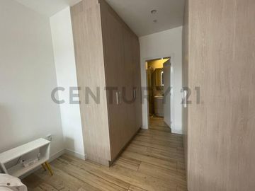 En Venta Suite Amoblada para inversión Quito 6 de Diciembre-Gaspar de Villaroel