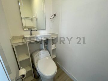 En Venta Suite Amoblada para inversión Quito 6 de Diciembre-Gaspar de Villaroel