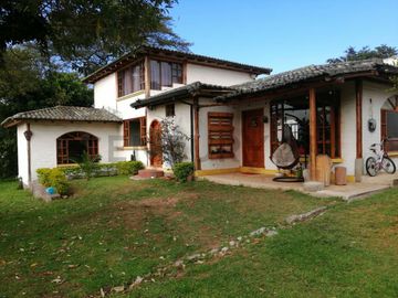 Venta casa Tumbaco, sector Collaqui