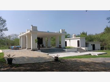Quinta en Venta en Montemorelos Centro
