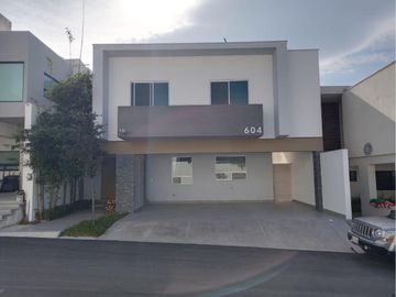 Casa en Venta en Laderas Abedul