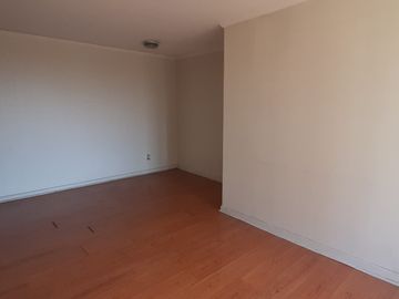 VENTA  AMPLIO DEPARTAMENTO 3 DORMITORIOS 1 BAÑO