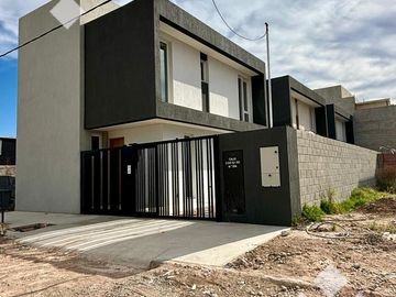 En venta, duplex de 2 dormitorios a Estrenar, Altos de Alberdi III, Plottier