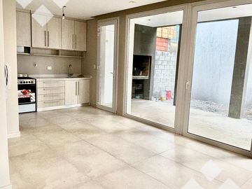 En venta, duplex de 2 dormitorios a Estrenar, Altos de Alberdi III, Plottier