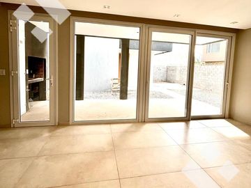 En venta, duplex de 2 dormitorios a Estrenar, Altos de Alberdi III, Plottier