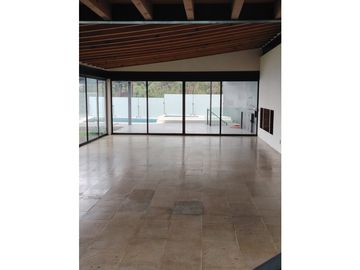 Casa en venta dentro de residencial en Avándaro Valle de Bravo