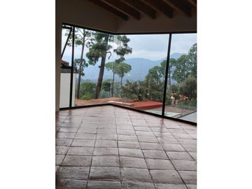 Casa en venta dentro de residencial en Avándaro Valle de Bravo