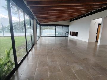 Casa en venta dentro de residencial en Avándaro Valle de Bravo