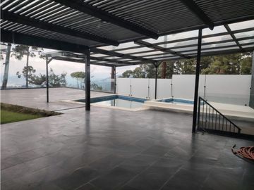 Casa en venta dentro de residencial en Avándaro Valle de Bravo