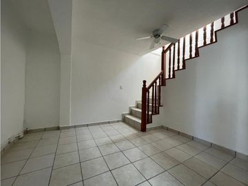 Casa con Recámara en planta baja. Colonia Villahermosa Juárez Chih.