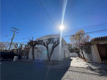 Casa con Recámara en planta baja. Colonia Villahermosa Juárez Chih.