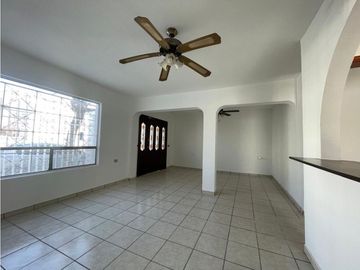 Casa con Recámara en planta baja. Colonia Villahermosa Juárez Chih.
