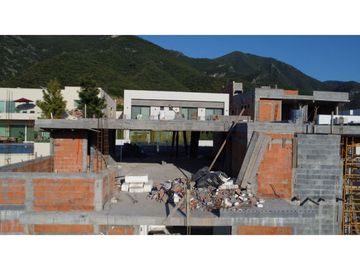 Casa en Venta en La Herradura Residencial en Monterrey