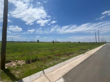 VENTA LOTE EN DOCTA PARQUE-APTO DUPLEX-COMERCIO-HOUSING