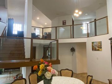 Elegancia y Confort en el Corazón de Metepec