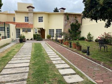 Elegancia y Confort en el Corazón de Metepec