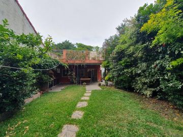 CASA PH FRENTE 3 AMB CON GARAGE Y FONDO MARTIN CORONADO