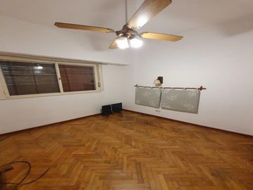 CASA PH FRENTE 3 AMB CON GARAGE Y FONDO MARTIN CORONADO