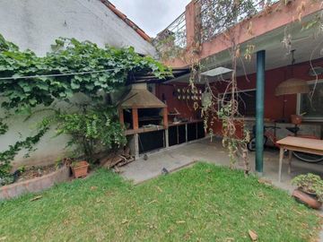 CASA PH FRENTE 3 AMB CON GARAGE Y FONDO MARTIN CORONADO
