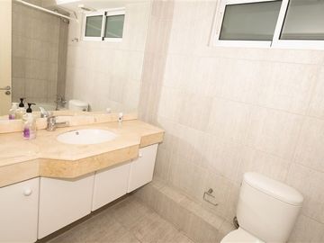 Departamento en Venta en Primera línea frente al mar, vistas despejadas. Sector Hotel Sheraton