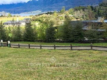 Excepcional Lote de frente al lago en una península