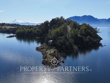 Excepcional Lote de frente al lago en una península