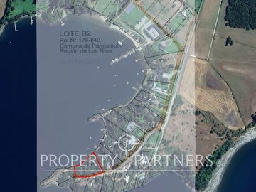 Excepcional Lote de frente al lago en una península
