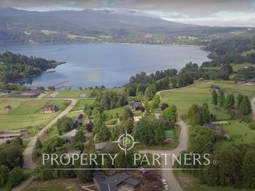 Excepcional Lote de frente al lago en una península