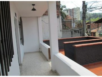 VENTA DE CASA EN ENVIGADO ALTO DE LAS FLORES