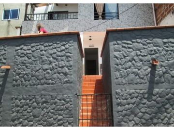 VENTA DE CASA EN ENVIGADO ALTO DE LAS FLORES