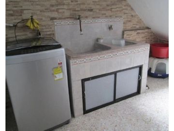 VENTA DE CASA EN ENVIGADO ALTO DE LAS FLORES