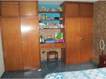 VENTA DE CASA EN ENVIGADO ALTO DE LAS FLORES