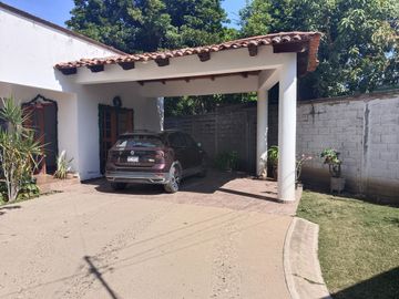 Casa en Col. Loma Bonita (ejidal)