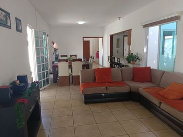 Casa en Col. Loma Bonita (ejidal)