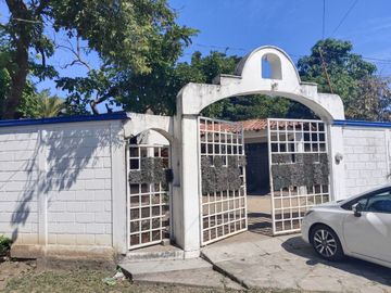 Casa en Col. Loma Bonita (ejidal)