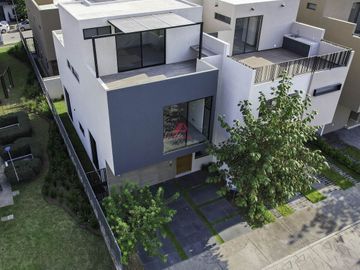 Casa  en venta en coto Abeto , Parques Vallarta , Zapopan  ,Jal