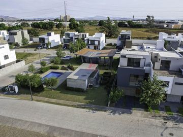 Casa  en venta en coto Abeto , Parques Vallarta , Zapopan  ,Jal
