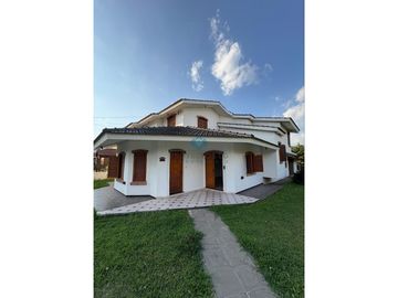 *VENTA - CASA 3 DORM + CONSULTORIO - JESÚS MARA*