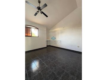 *VENTA - CASA 3 DORM + CONSULTORIO - JESÚS MARA*