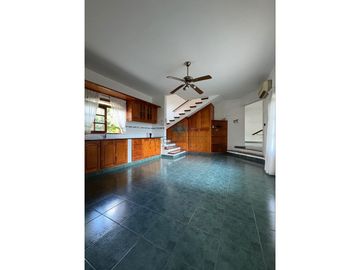*VENTA - CASA 3 DORM + CONSULTORIO - JESÚS MARA*
