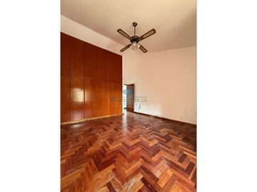 *VENTA - CASA 3 DORM + CONSULTORIO - JESÚS MARA*