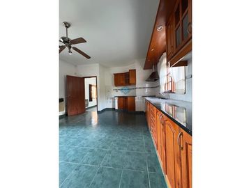 *VENTA - CASA 3 DORM + CONSULTORIO - JESÚS MARA*