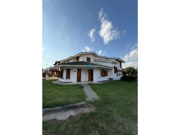 *VENTA - CASA 3 DORM + CONSULTORIO - JESÚS MARA*